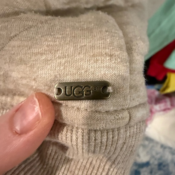 UGG Kayla Quilted Hoodie Oatmeal Heather Color - Picture 9 of 11